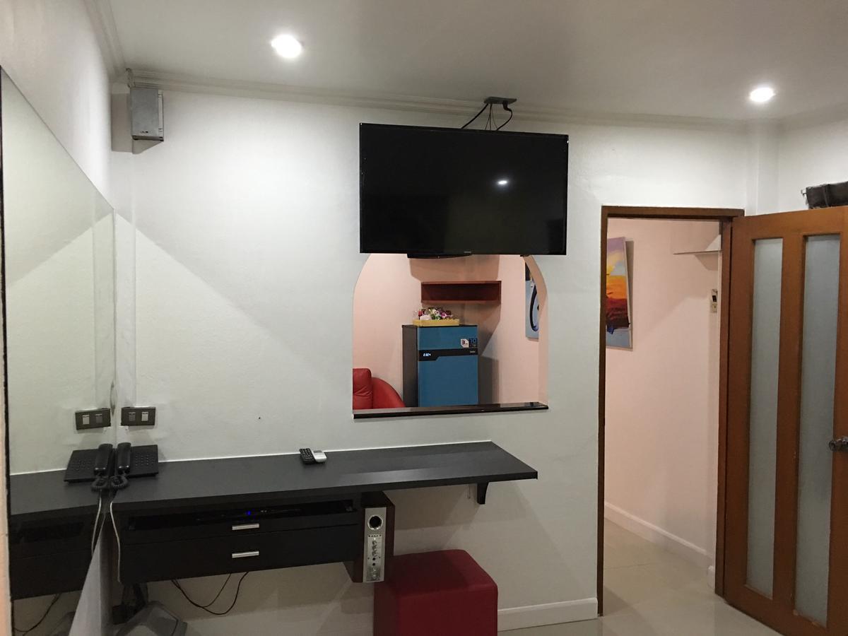 Galaxy Suites Pattaya Exterior photo