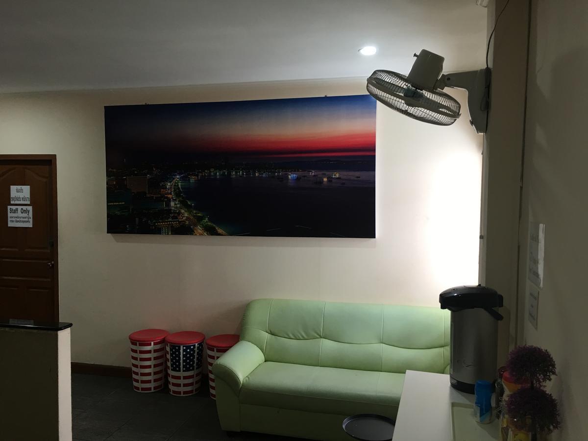 Galaxy Suites Pattaya Exterior photo